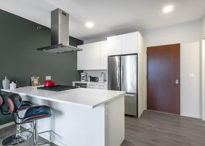 River N 1br W Gym Wd Nr Mag Mile By Bluegound Chi-127