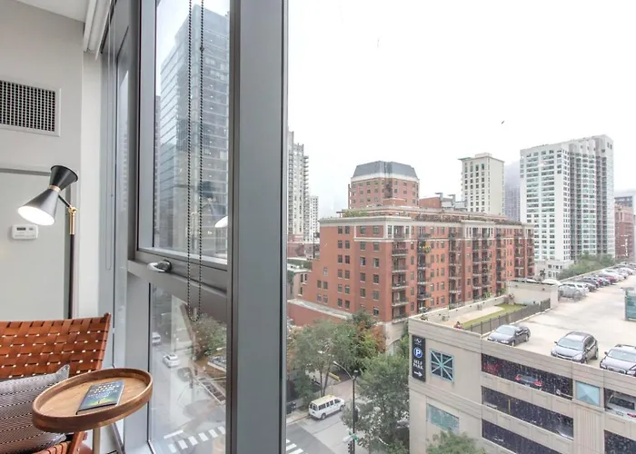 River N 1br W Gym Wd Nr Mag Mile By Bluegound Chi-127 Апартаменты