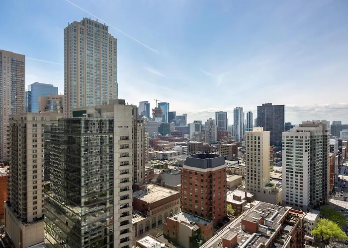 River N 1br W Gym Wd Nr Mag Mile By Bluegound Chi-127 * Чикаго